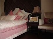 沉穩(wěn)美式新古典風(fēng)格120平米復(fù)式臥室裝修效果圖