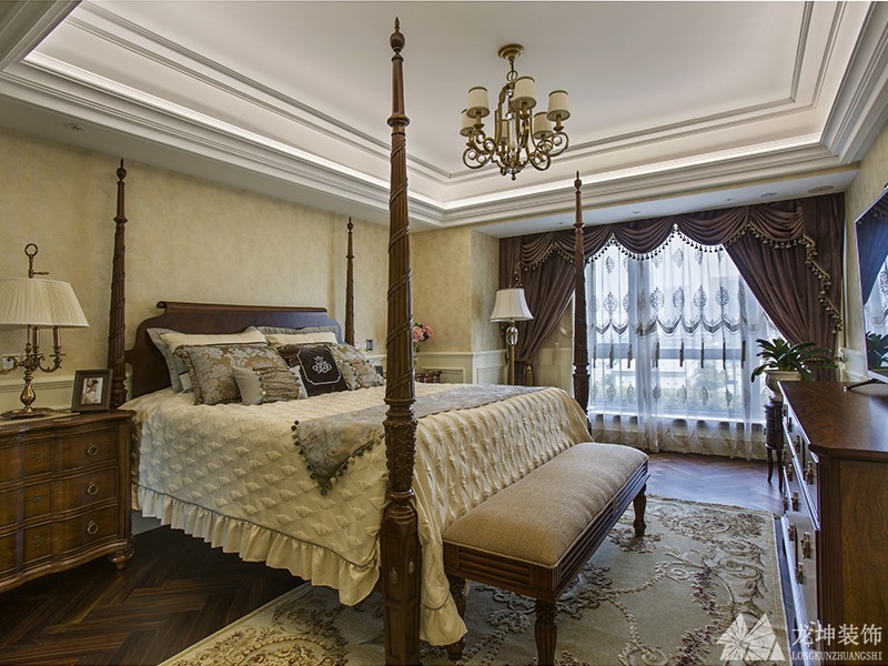 現代經典歐式120平米三居室臥室背景墻裝修效果圖