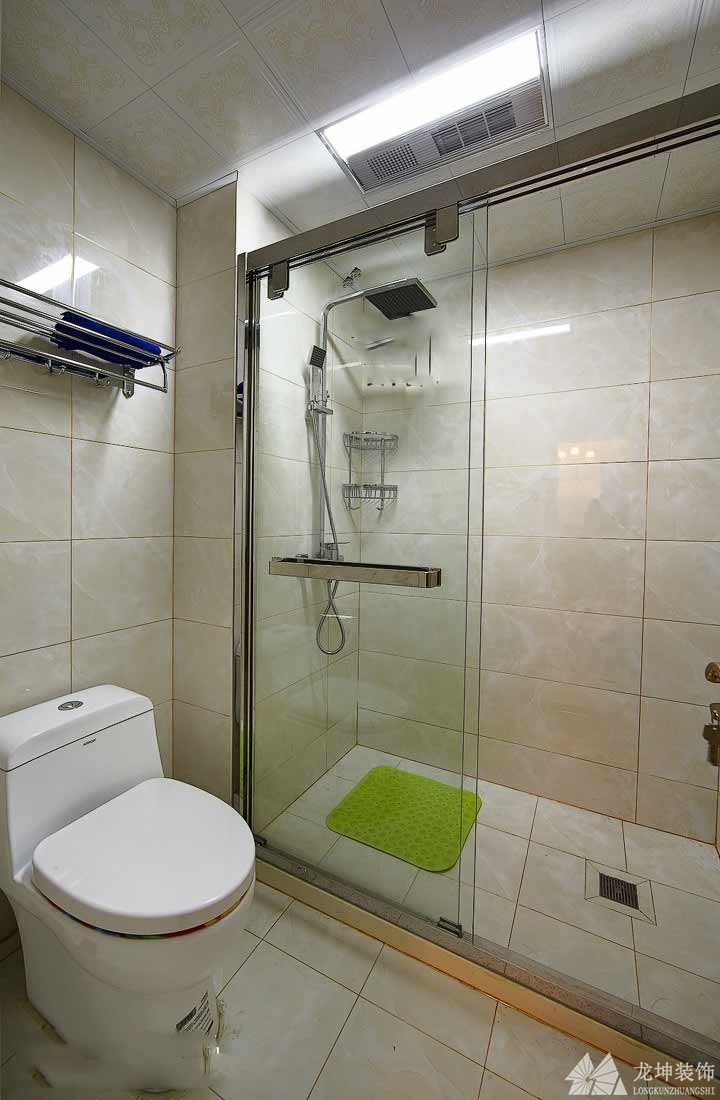 歐式深藍雅致100平米二居室衛生間浴室柜裝修效果圖