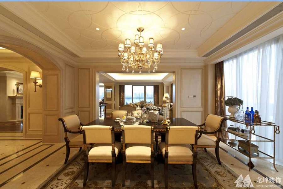 米色現(xiàn)代歐式風格140平米四居室餐廳吊頂裝修效果圖