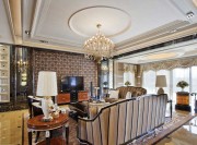 精致優(yōu)雅歐式風格130平米三居室客廳電視背景墻裝修效果圖