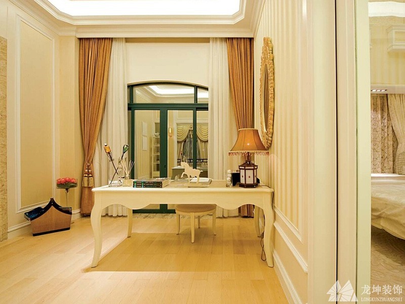 優雅大方歐式風格130平米四居室書房吊頂裝修效果圖