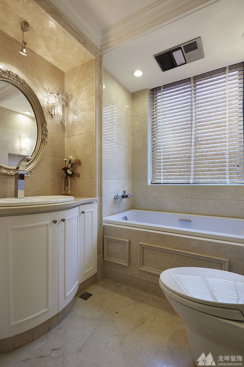 高雅華麗歐式風格120平米三居室衛生間浴室柜裝修效果圖