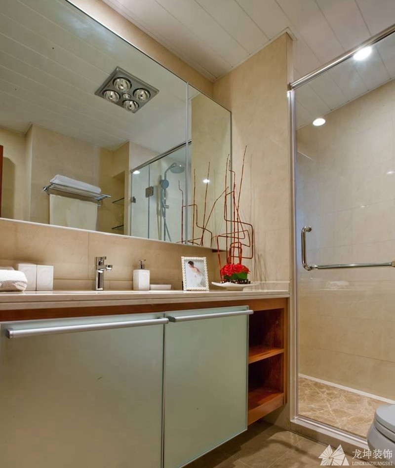 高貴典雅歐式風格120平米三居室衛生間浴室柜裝修效果圖