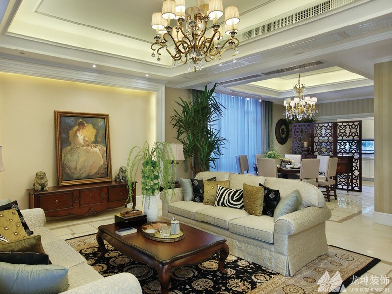 歐式優雅大氣130平米三居室客廳吊頂裝修效果圖