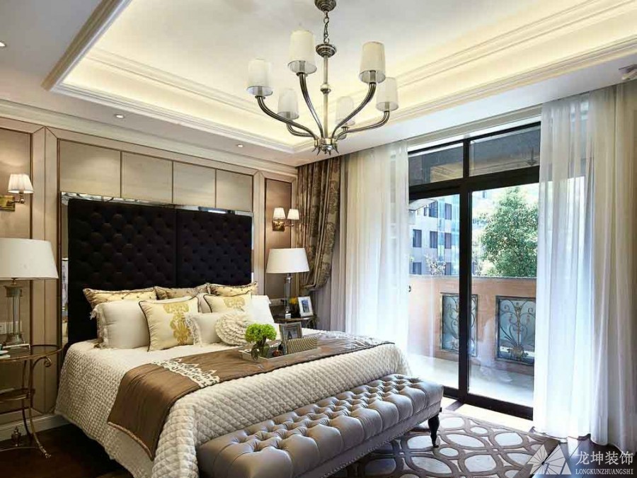 歐式樸實優雅130平米三居室臥室吊頂裝修效果圖