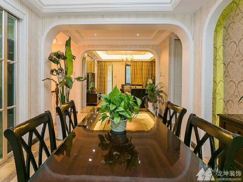 古典設(shè)計歐式風格110平米三居室餐廳裝修效果圖
