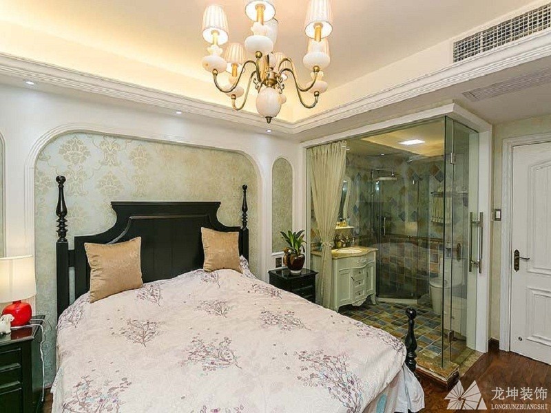 古典設(shè)計歐式風格110平米三居室臥室背景墻裝修效果圖