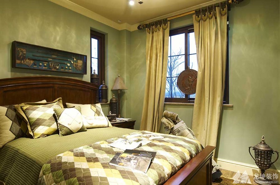 高貴華麗歐式風格220平米別墅臥室背景墻裝修效果圖