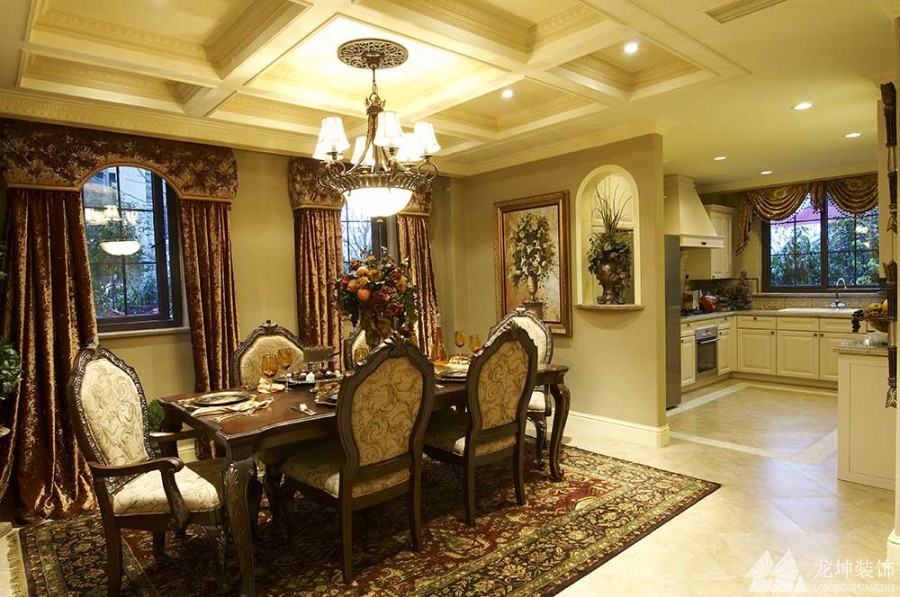 高貴華麗歐式風格220平米別墅餐廳吊頂裝修效果圖