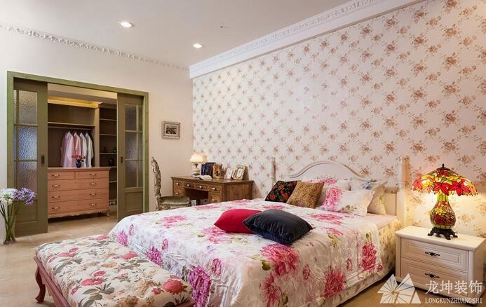 歐式鄉村休閑280平米別墅臥室裝修效果圖