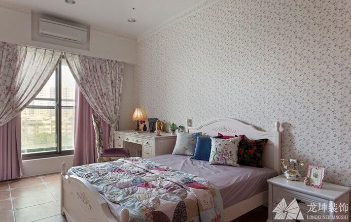 歐式鄉村休閑280平米別墅臥室背景墻裝修效果圖