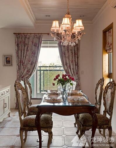 歐式鄉村休閑280平米別墅餐廳吊頂裝修效果圖