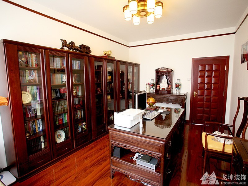 古典大氣中式風格120平米三居室書房吊頂裝修效果圖
