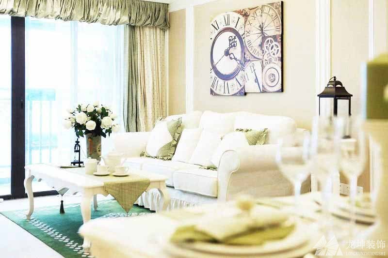 淡雅色調田園風格95平米二居室客廳背景墻裝修效果圖