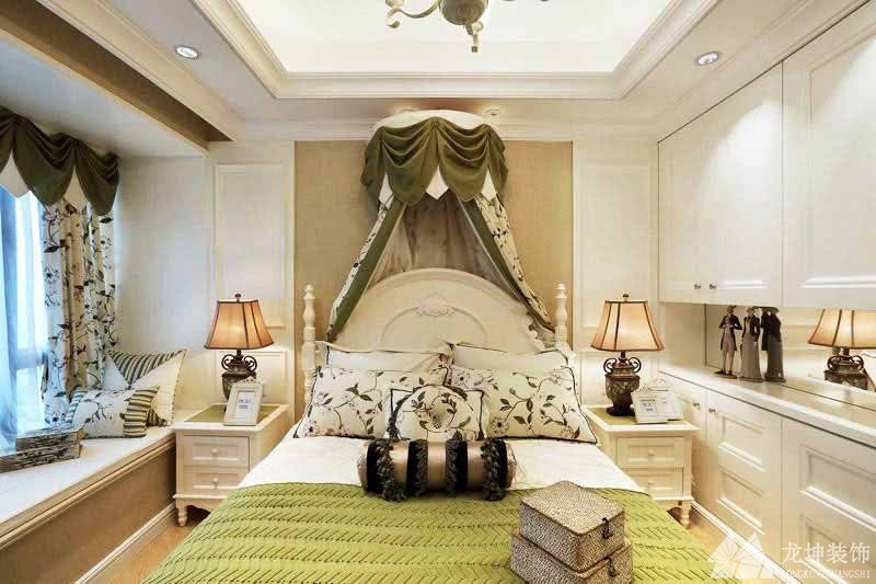 淡雅色調田園風格95平米二居室臥室背景墻裝修效果圖