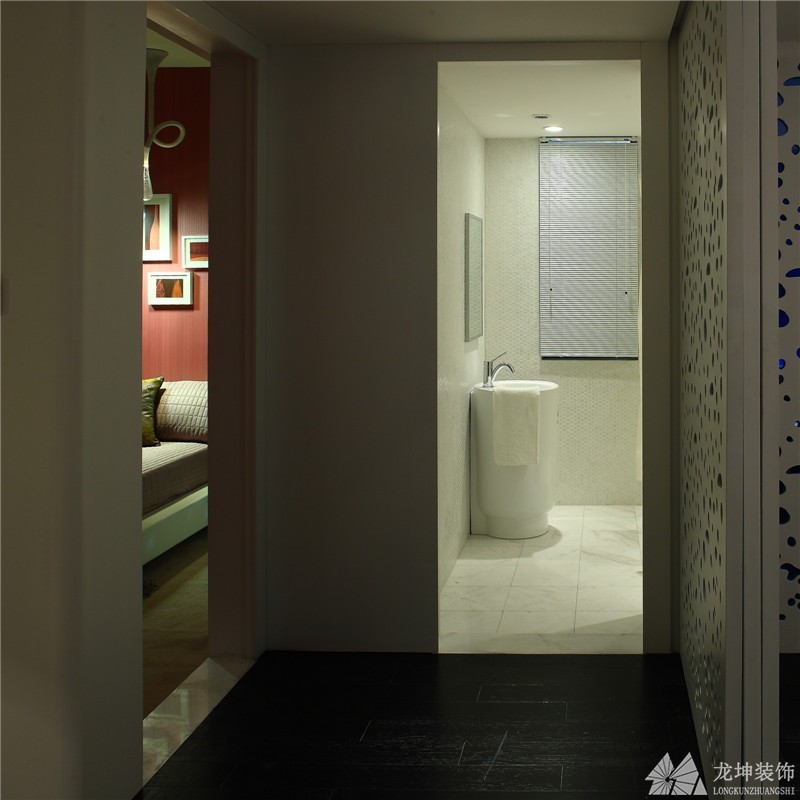 藍色魅力簡約風(fēng)格90平米二居室衛(wèi)生間裝修效果圖