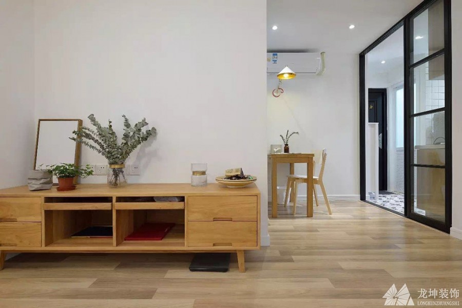 現(xiàn)代唯美簡(jiǎn)約風(fēng)格90平米二居室餐廳背景墻裝修效果圖