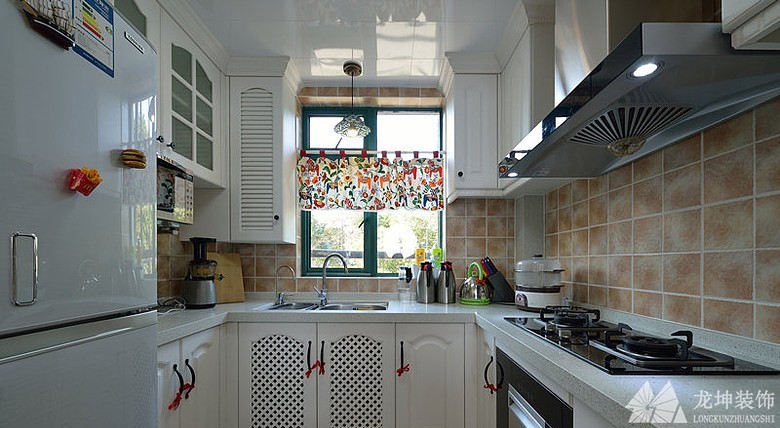 迷人清新地中海風格85平米二居室廚房櫥柜裝修效果圖