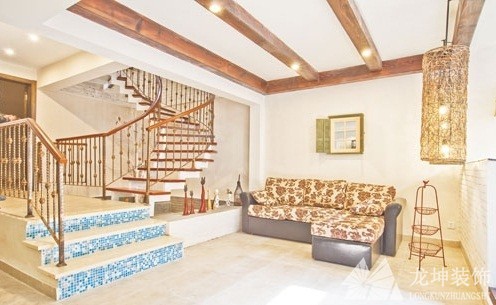 原木精致田園風格220平米別墅客廳背景墻裝修效果圖