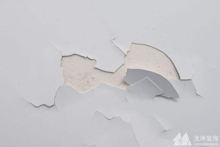 墻面脫皮、裂縫的原因