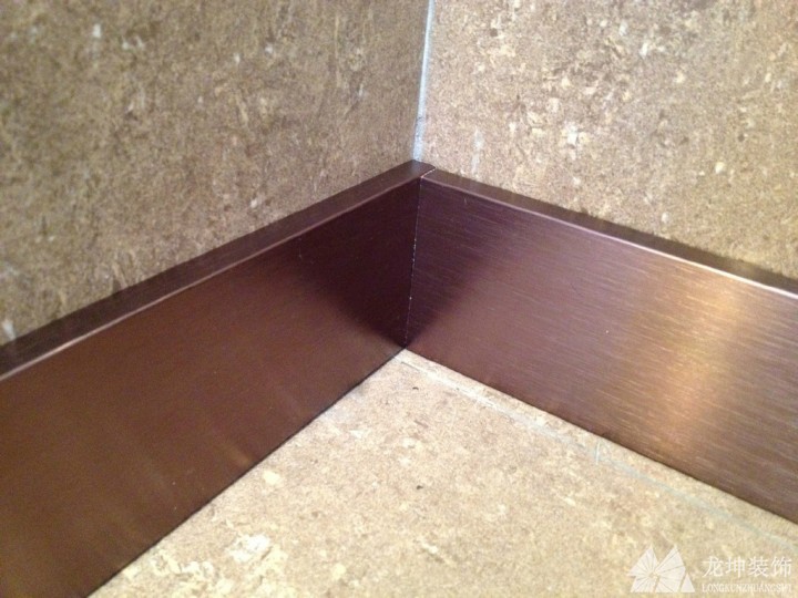 踢腳線的材質分類及應用場景